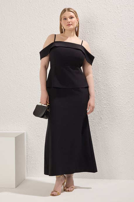 Trendyol Curve Dam Svart Enfärgad Maxi Ärmlös Elegant/Kväll A-linje Plus size Klänning - Image 6