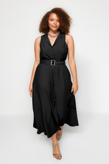 Trendyol Curve Dam Svart Enfärgad Maxi Ärmlös Casual Skjortklänning Plus size Klänning - Image 1