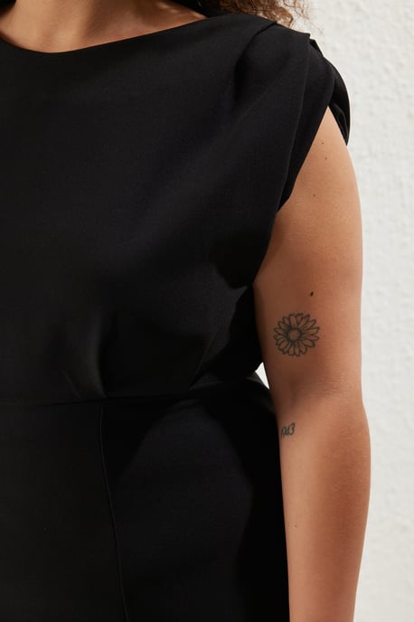 Trendyol Curve Dam Svart Enfärgad Maxi Lång Elegant/Kväll A-linje Plus size Klänning - Image 3