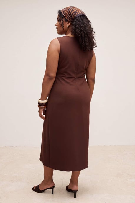 Trendyol Curve Dam Brun Enfärgad Maxi Ärmlös Bodycon Plus size Klänning - Image 3