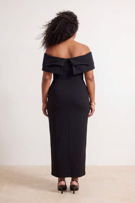 Trendyol Curve Dam Svart Enfärgad Maxi Ärmlös Examen / Bal Bodycon Plus size Klänning - Image 3