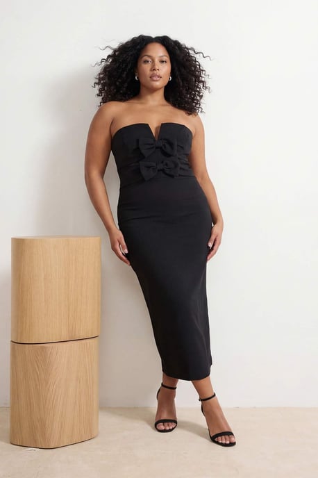 Trendyol Curve Dam Svart Enfärgad Maxi Ärmlös Examen / Bal A-linje Plus size Klänning - Image 1