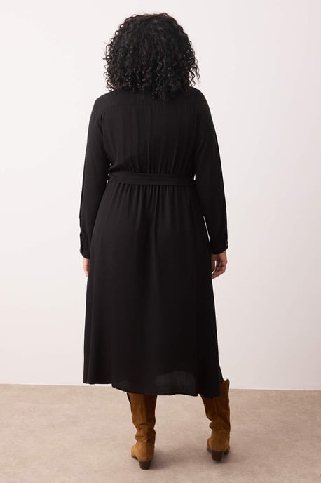 Trendyol Curve Dam Svart Enfärgad Maxi Lång Casual Skjortklänning Plus size Klänning - Image 3