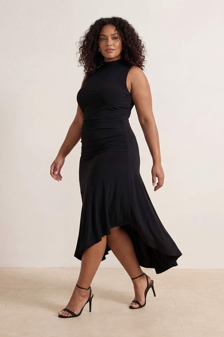 Trendyol Curve Dam Svart Enfärgad Maxi Ärmlös Casual Skater Plus size Klänning - Image 2