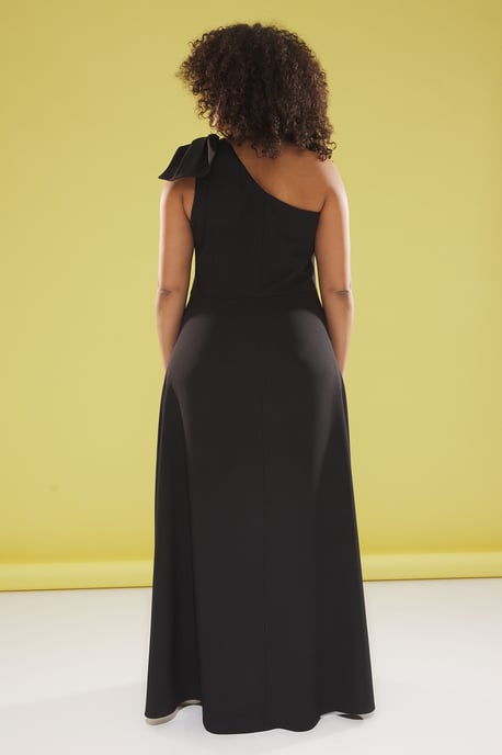 Trendyol Curve Dam Svart Enfärgad Maxi Ärmlös Elegant/Kväll A-linje Plus size Klänning - Image 4