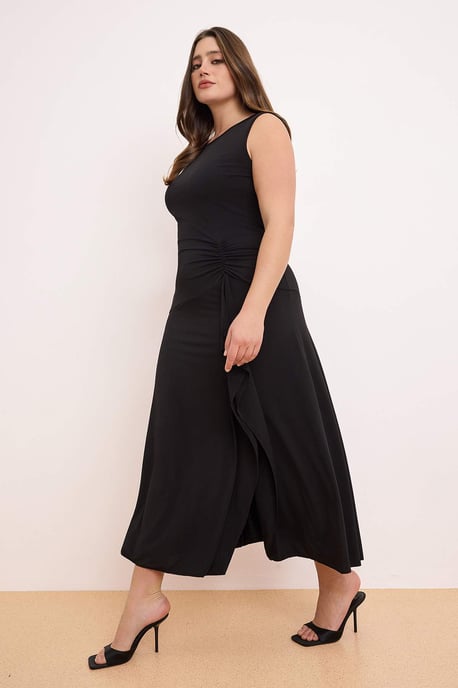 Trendyol Curve Dam Svart Enfärgad Maxi Ärmlös Casual A-linje Plus size Klänning - Image 6
