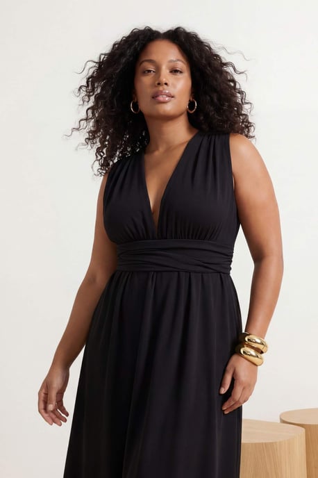 Trendyol Curve Dam Svart Enfärgad Maxi Ärmlös Strandkläder A-linje Plus size Klänning - Image 5