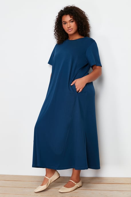 Trendyol Curve Dam Mörkblå Enfärgad Maxi Kort Casual Rak Plus size Klänning - Image 2