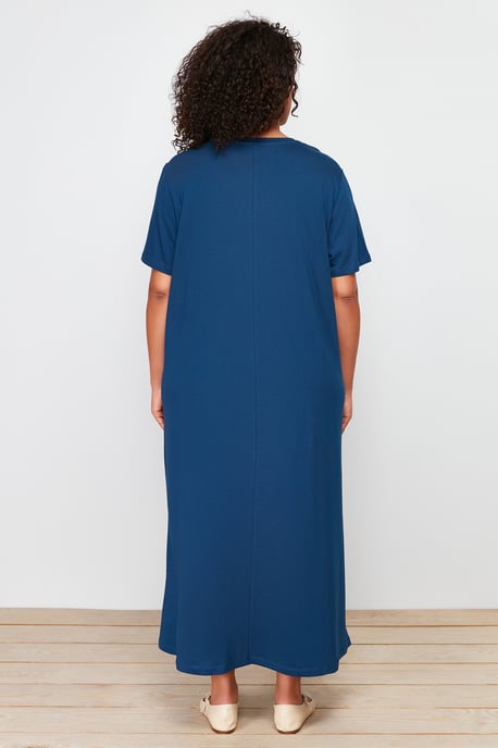 Trendyol Curve Dam Mörkblå Enfärgad Maxi Kort Casual Rak Plus size Klänning - Image 3