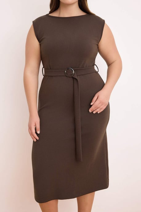 Trendyol Curve Dam Brun Enfärgad Maxi Ärmlös Casual Rak Plus size Klänning - Image 2
