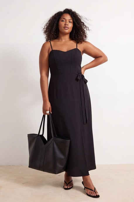 Trendyol Curve Dam Svart Enfärgad Maxi Ärmlös Fest A-linje Plus size Klänning - Image 6