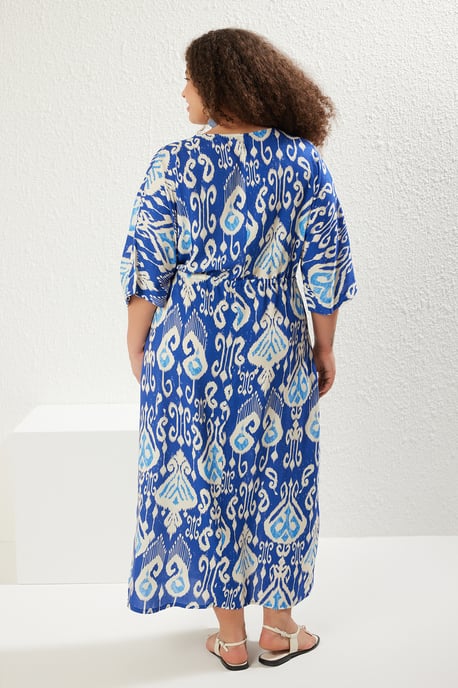 Trendyol Curve Dam Blå Etniskt mönster Maxi Kort Strandkläder A-linje Plus size Klänning - Image 4
