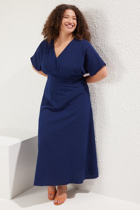 Trendyol Curve Dam Mörkblå Blommig Maxi Kort Casual A-linje Plus size Klänning - Image 5
