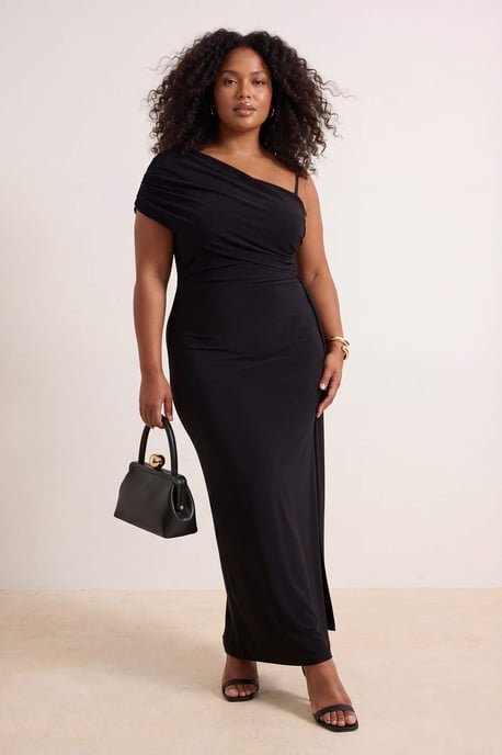 Trendyol Curve Dam Svart Enfärgad Maxi Ärmlös Casual Rak Plus size Klänning - Image 1