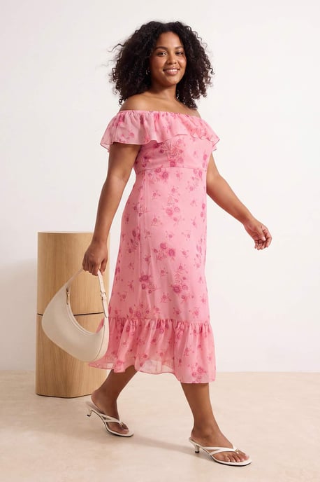 Trendyol Curve Dam Rosa Blommig Maxi Kort Casual A-linje Plus size Klänning - Image 6