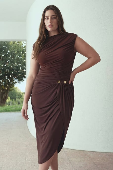 Trendyol Curve Dam Brun Enfärgad Maxi Ärmlös Bodycon Plus size Klänning - Image 1