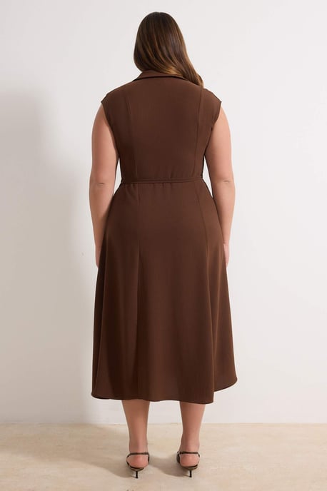 Trendyol Curve Dam Brun Enfärgad Maxi Ärmlös Casual Rak Plus size Klänning - Image 3