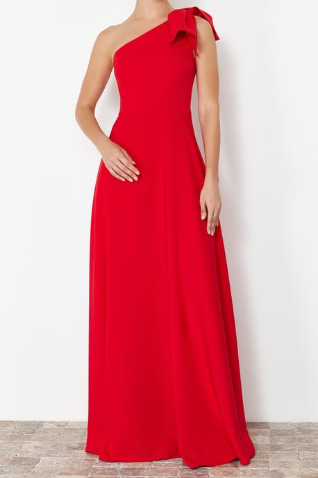 TRENDYOLMİLLA Women's Red Plain Maxi Sleeveless Graduation / Prom A-line Evening & Prom Dress - Image 3
