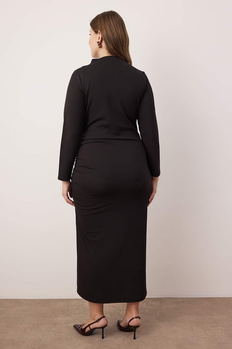 Trendyol Curve Dam Svart Enfärgad Maxi Lång Casual Rak Plus size Klänning - Image 3