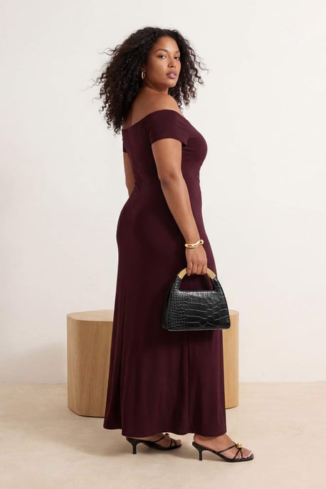 Trendyol Curve Dam Brun Enfärgad Maxi Ärmlös Casual Rak Plus size Klänning - Image 6