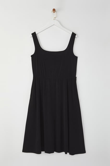 Trendyol Curve Dam Svart Enfärgad Maxi Ärmlös Casual Skater Plus size Klänning - Image 5