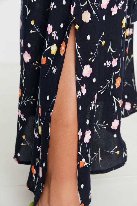 Trendyol Curve Dam Mörkblå Blommig Maxi Kort Casual A-linje Plus size Klänning - Image 2