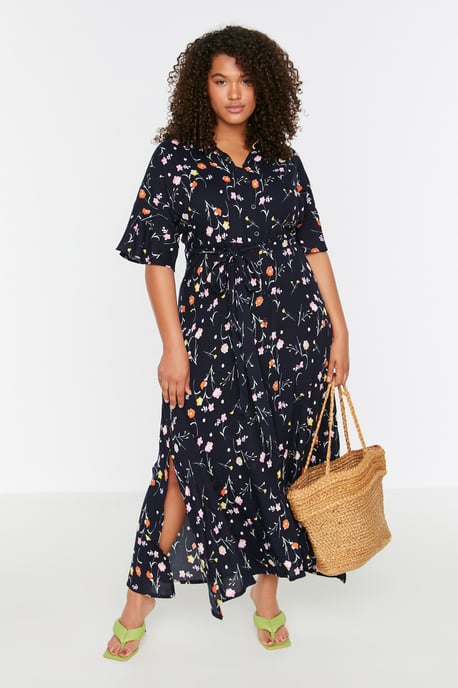 Trendyol Curve Dam Mörkblå Blommig Maxi Kort Casual A-linje Plus size Klänning - Image 3