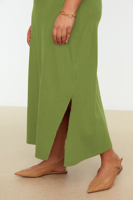 Trendyol Curve Dam Grön Enfärgad Maxi Ärmlös Casual Rak Plus size Klänning - Image 5
