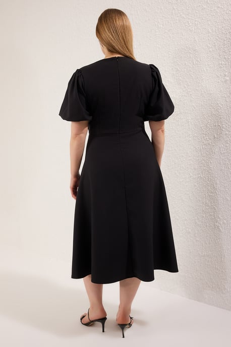 Trendyol Curve Dam Svart Enfärgad Midi Kort Elegant/Kväll Skater Plus size Klänning - Image 4