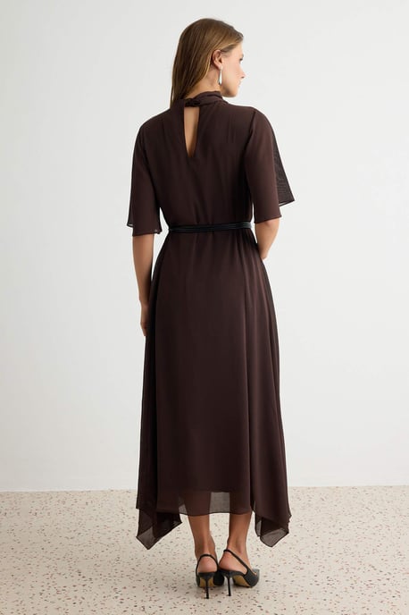 TRENDYOLMİLLA Dames Bruin Abstract Midi Kort A-lijn Jurken - Image 3
