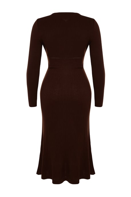 Trendyol Curve Dam Brun Enfärgad Midi Lång Casual A-linje Plus size Klänning - Image 5