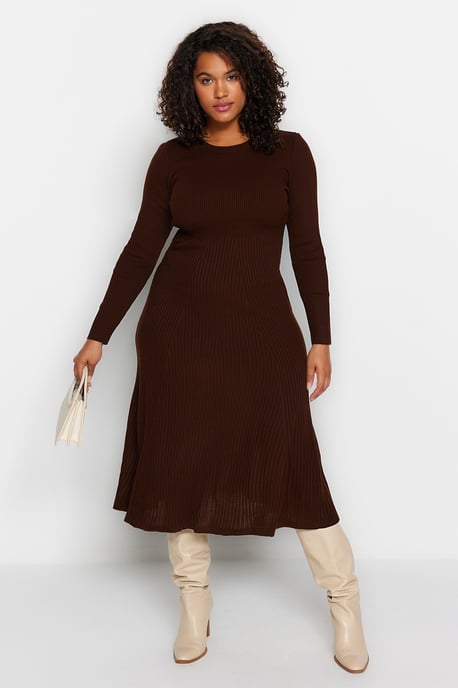 Trendyol Curve Dam Brun Enfärgad Midi Lång Casual A-linje Plus size Klänning - Image 6