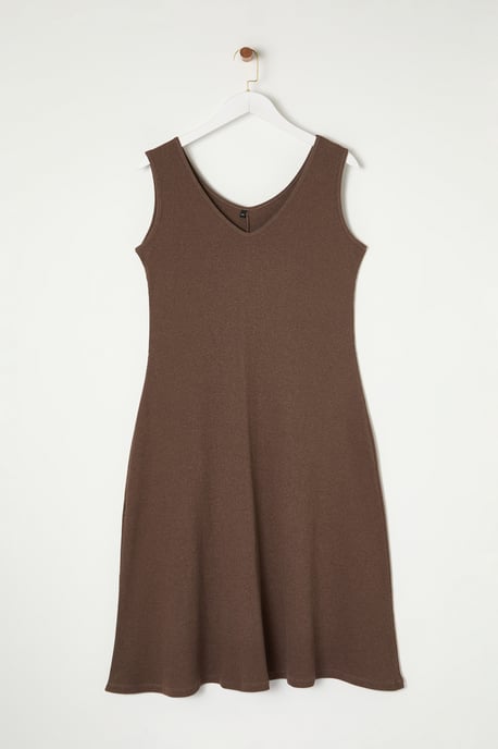 Trendyol Curve Dam Brun Enfärgad Midi Ärmlös Casual A-linje Plus size Klänning - Image 5