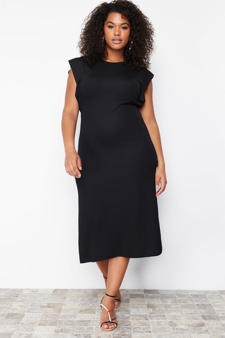 Trendyol Curve Dam Svart Enfärgad Midi Ärmlös Casual Rak Plus size Klänning - Image 1