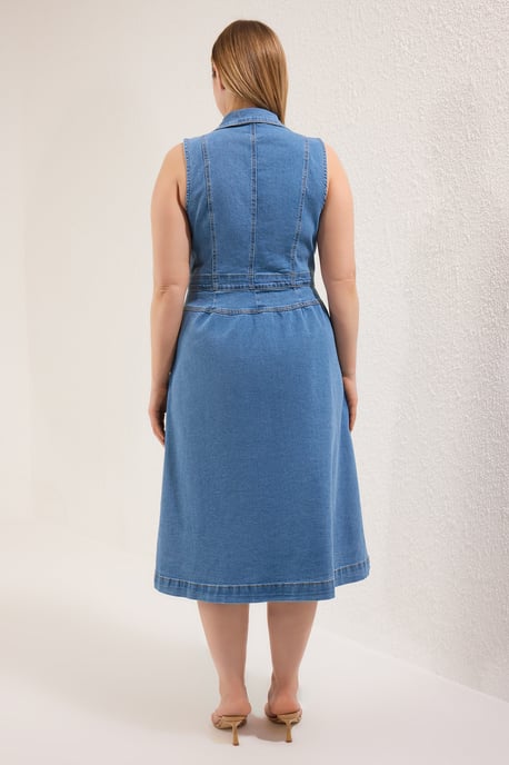 Trendyol Curve Dam Blå Enfärgad Midi Ärmlös Casual A-linje Plus size Klänning - Image 3
