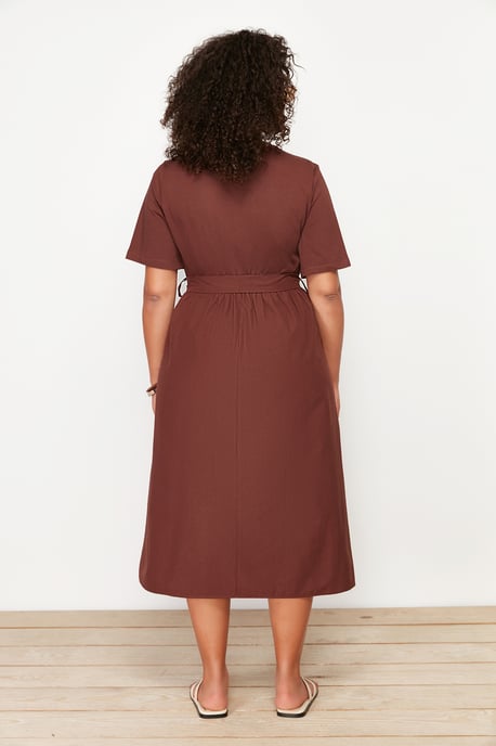 Trendyol Curve Dames Bruin Effen Midi Kort Casual A-lijn Grote maten Jurk - Image 4