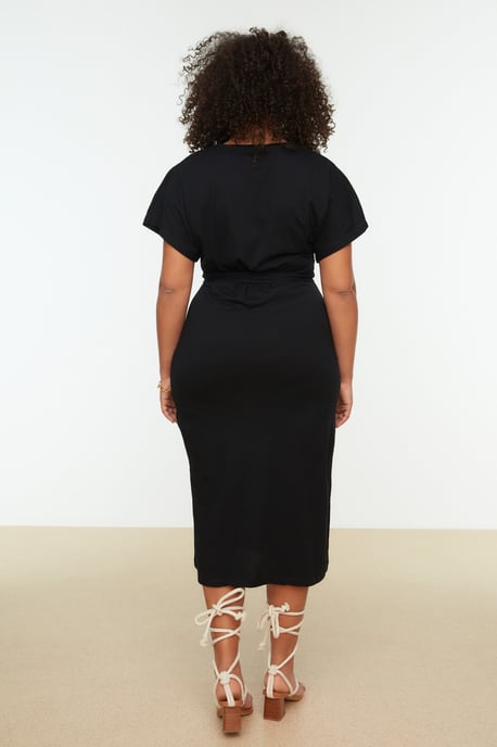 Trendyol Curve Dam Svart Enfärgad Midi Kort Casual Rak Plus size Klänning - Image 4