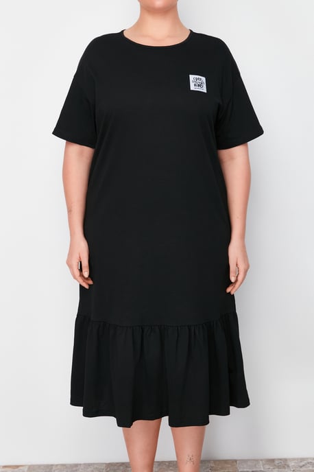 Trendyol Curve Dam Svart Slogan Midi Kort Casual Rak Plus size Klänning - Image 3