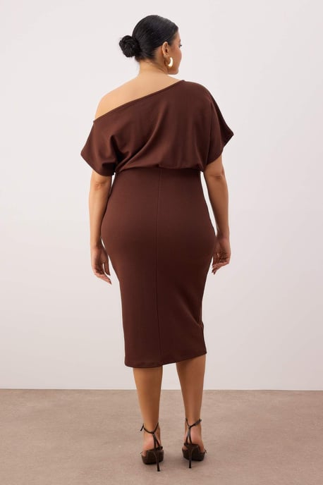 Trendyol Curve Dam Brun Enfärgad Midi Kort Fest Bodycon Plus size Klänning - Image 3