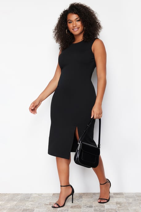 Trendyol Curve Dam Svart Enfärgad Midi Ärmlös Casual Bodycon Plus size Klänning - Image 1