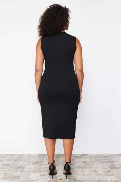 Trendyol Curve Dam Svart Enfärgad Midi Ärmlös Casual Bodycon Plus size Klänning - Image 5