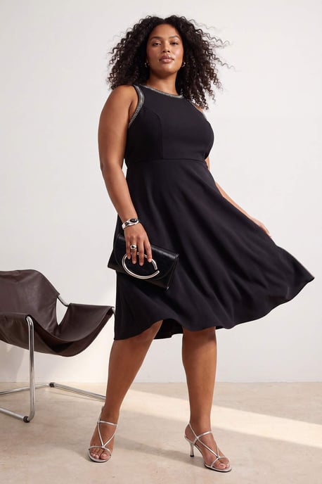Trendyol Curve Dam Svart Enfärgad Midi Ärmlös Elegant/Kväll A-linje Plus size Klänning - Image 6
