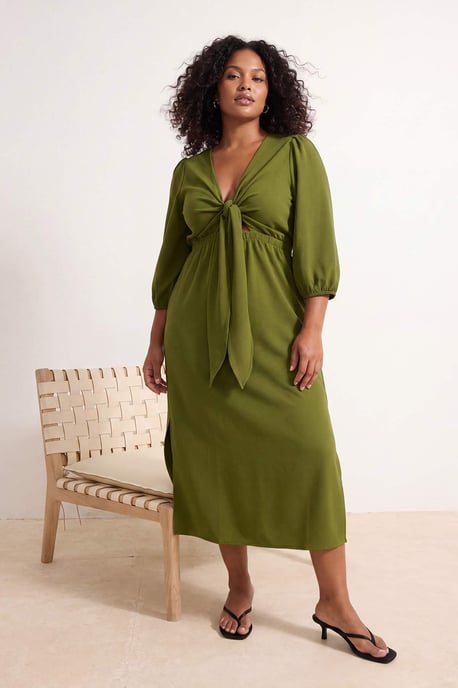 Trendyol Curve Dam Grön Enfärgad Midi Trekvartsärm Casual A-linje Plus size Klänning - Image 1