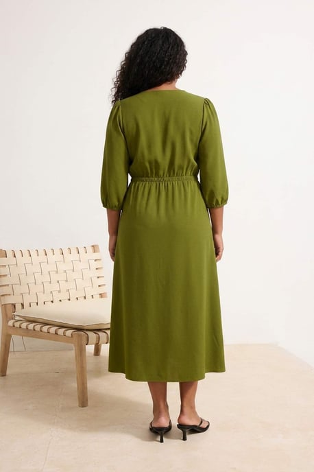 Trendyol Curve Dam Grön Enfärgad Midi Trekvartsärm Casual A-linje Plus size Klänning - Image 2