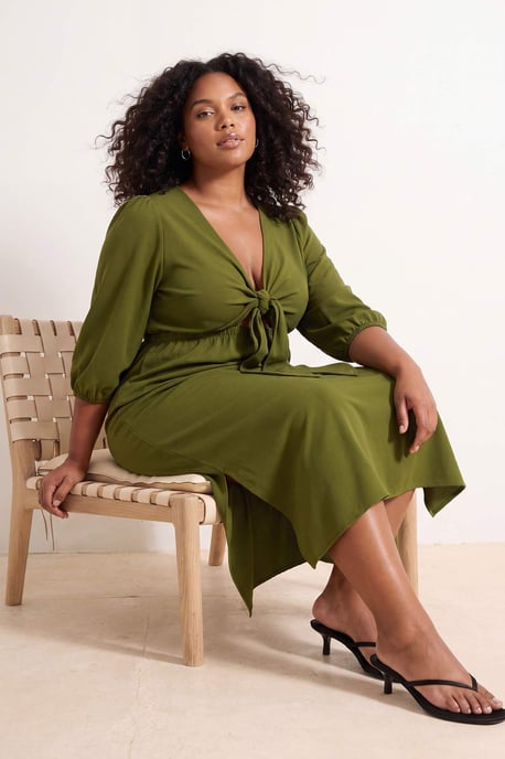 Trendyol Curve Dam Grön Enfärgad Midi Trekvartsärm Casual A-linje Plus size Klänning - Image 6