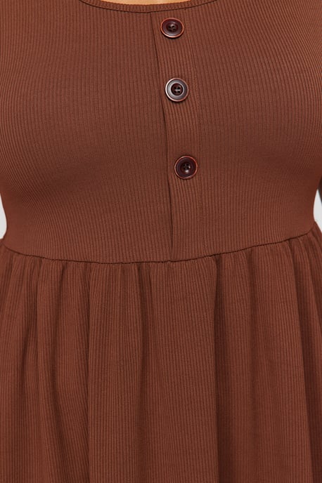 Trendyol Curve Dam Brun Enfärgad Midi Kort Casual A-linje Plus size Klänning - Image 3