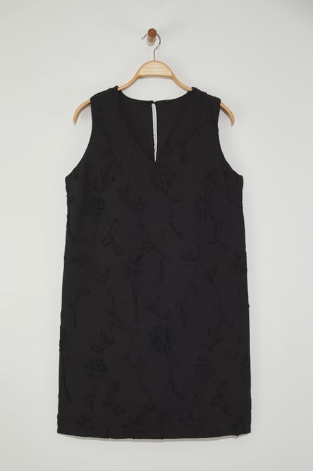 Trendyol Curve Dam Svart Enfärgad Kort / Mini Ärmlös Cocktail Rak Plus size Klänning - Image 4
