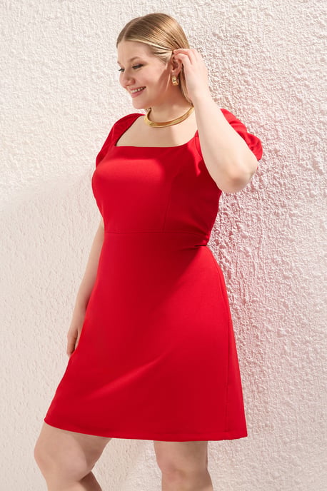 Trendyol Curve Dam Röd Enfärgad Kort / Mini Kort Casual A-linje Plus size Klänning - Image 6