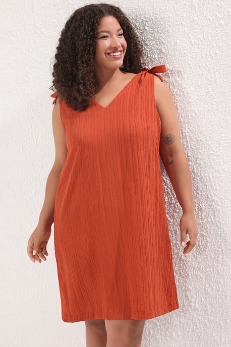 Trendyol Curve Dam Röd Enfärgad Kort / Mini Ärmlös Strandkläder Rak Plus size Klänning - Image 6