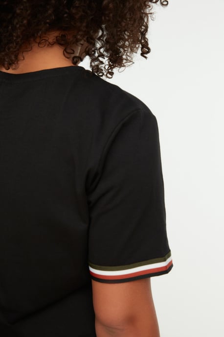 Trendyol Curve Dam Svart Enfärgad Kort / Mini Kort Casual Rak Plus size Klänning - Image 3